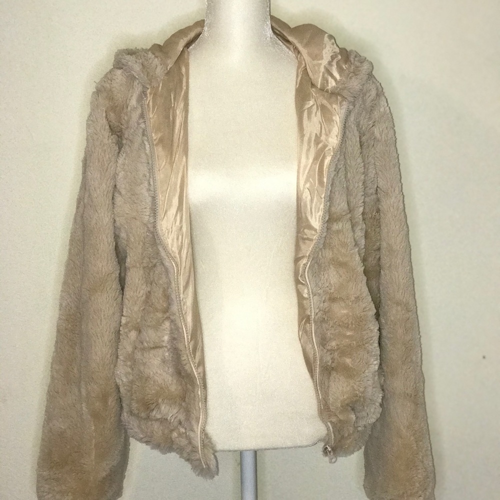 Soft and fluffy jacket never worn